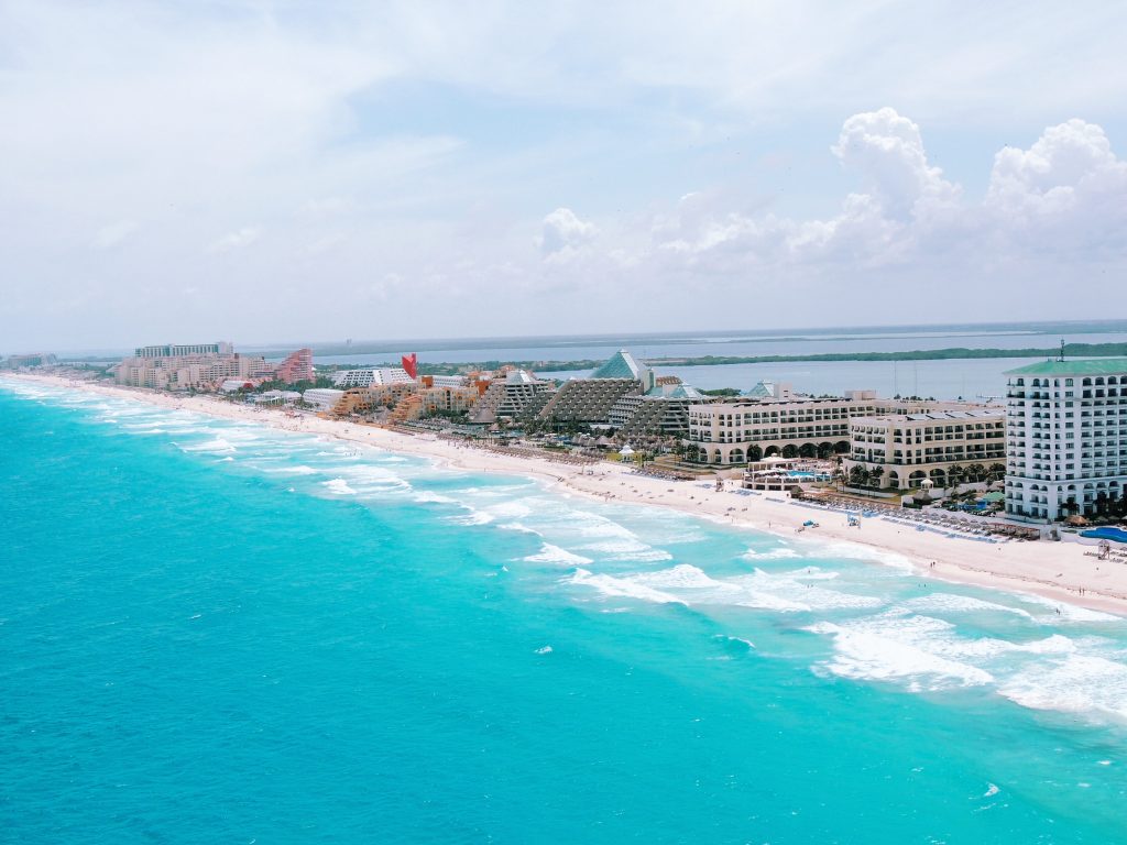 GUIDE TO CANCUN, MEXICO