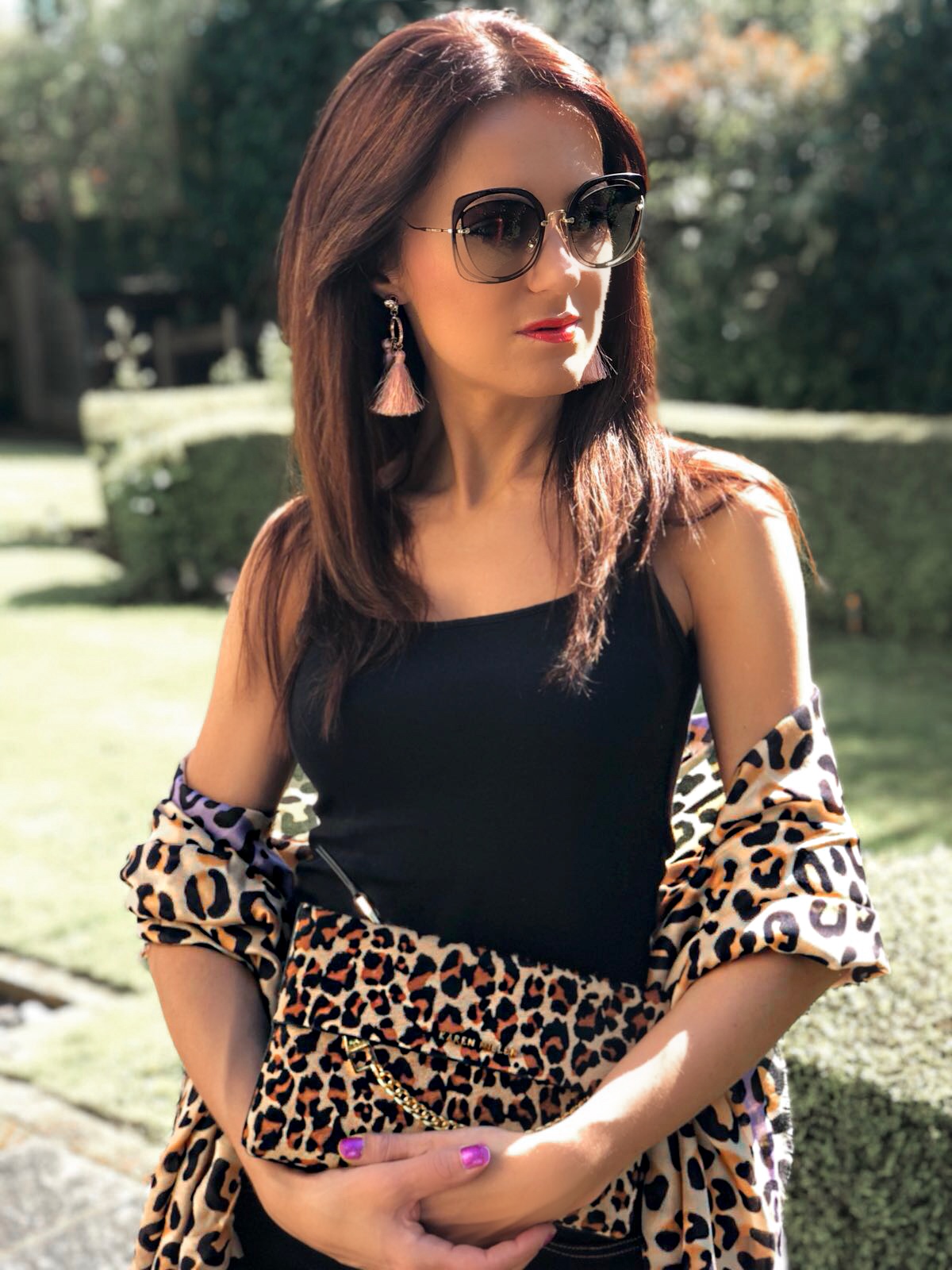 Elegant Duchess Fashion and Lifestyle Karen Millen Leather Chain Zip Clutch Bag, Leopard Print | Miu Miu sunglasses | Karen Millen leather Shoes Leopard Print | River Island tassel earrings | Replay Luz Mid Rise Rinse Jean with Contrast Stitch | Next Neutral Skinny Animal Print Belt