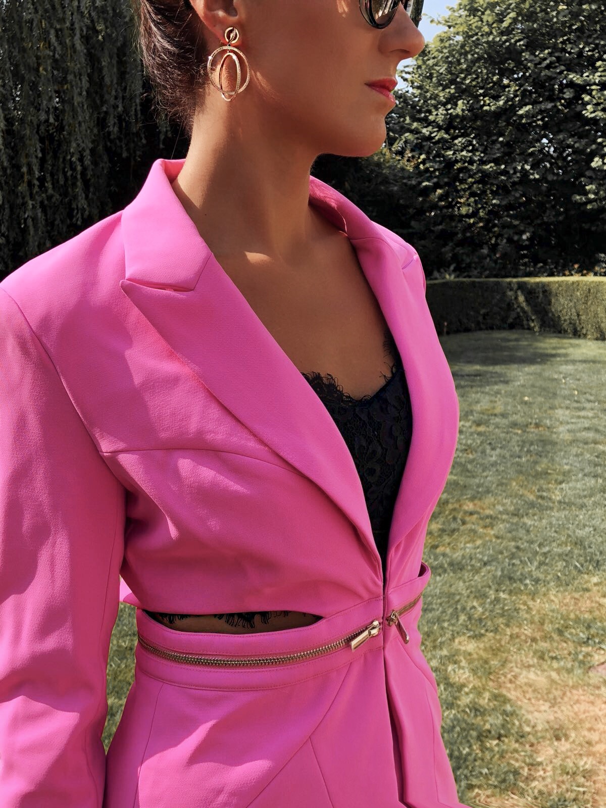 ELEGANT DUCHESS FASHION FOREVER UNIQUE LEYA - Hot Pink Tailored Suit | Swarovski hoop earrings | Ted Baker Court Shoes | Miu Miu sunglasses