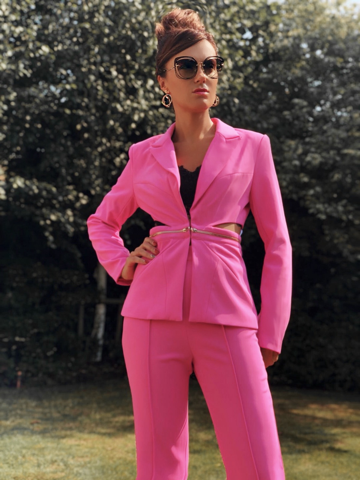 ELEGANT DUCHESS FASHION FOREVER UNIQUE LEYA - Hot Pink Tailored Suit | Swarovski hoop earrings | Ted Baker Court Shoes | Miu Miu sunglasses