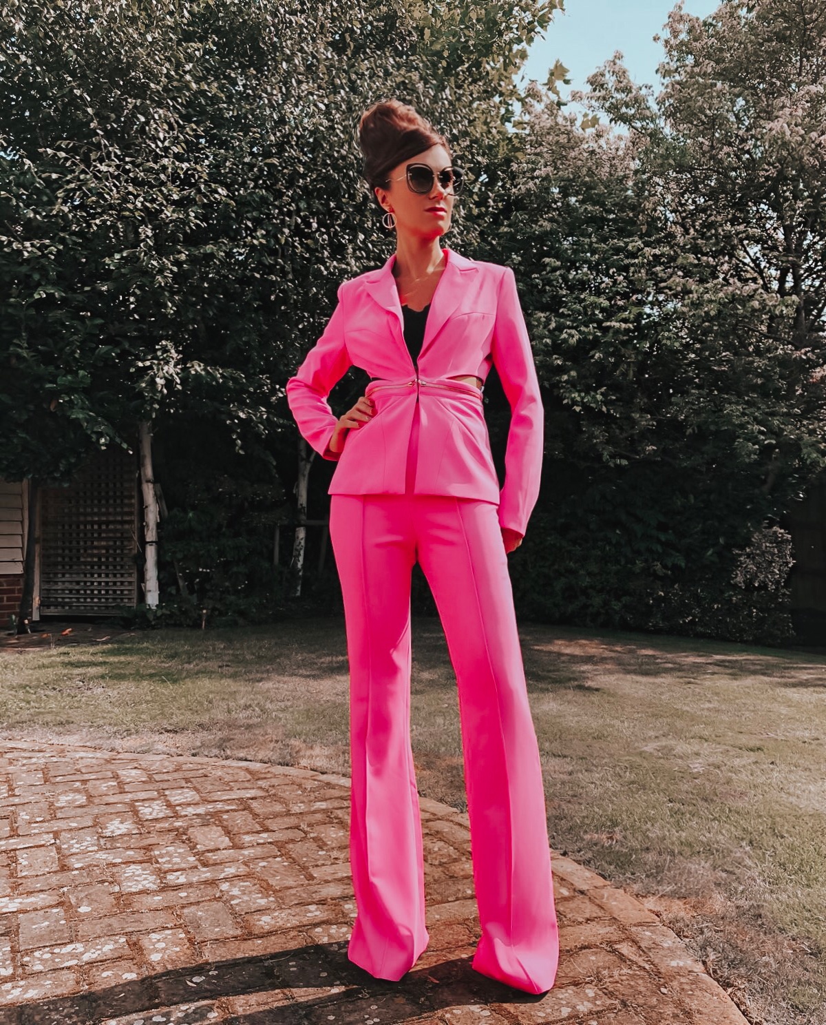 ELEGANT DUCHESS FASHION FOREVER UNIQUE LEYA - Hot Pink Tailored Suit | Swarovski hoop earrings | Ted Baker Court Shoes | Miu Miu sunglasses