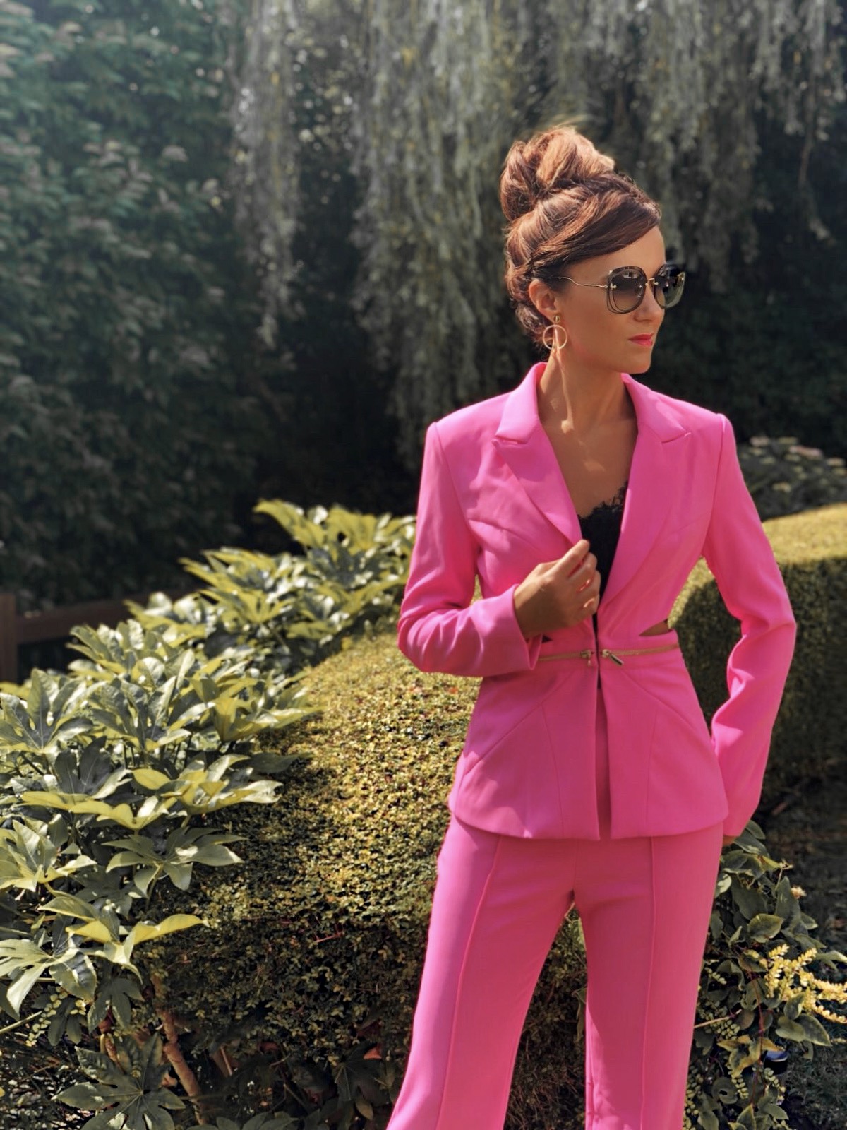 ELEGANT DUCHESS FASHION FOREVER UNIQUE LEYA - Hot Pink Tailored Suit | Swarovski hoop earrings | Ted Baker Court Shoes | Miu Miu sunglasses