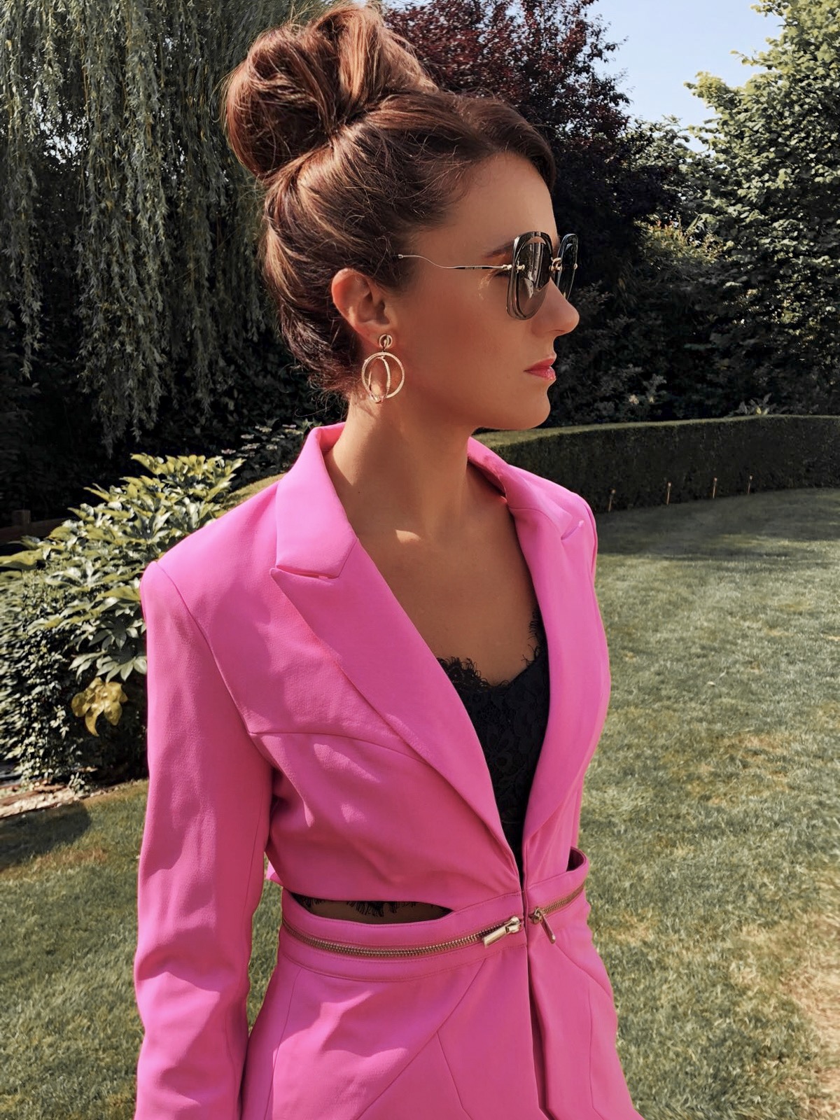 ELEGANT DUCHESS FASHION FOREVER UNIQUE LEYA - Hot Pink Tailored Suit | Swarovski hoop earrings | Ted Baker Court Shoes | Miu Miu sunglasses