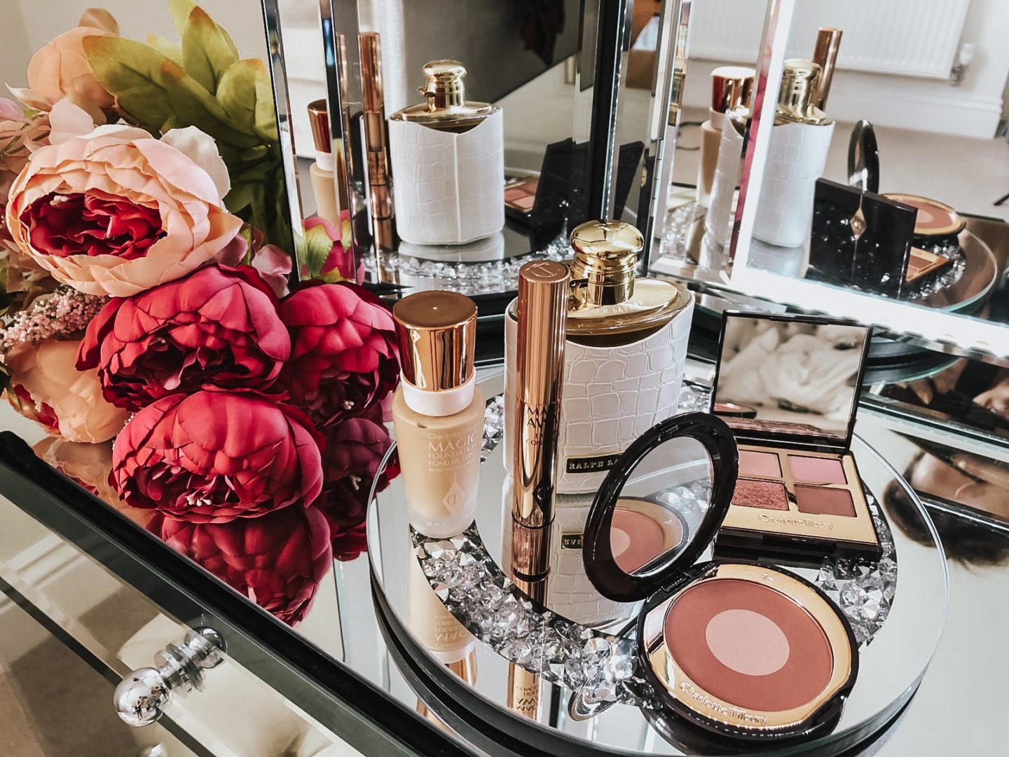 ELEGANT DUCHESS BEAUTY   CHARLOTTE TILBURY MAGIC AWAY CONCEALER | CHARLOTTE TILBURY MAGIC FOUNDATION | CHARLOTTE TILBURY CHEEK TO CHIC PILLOW TALK- ONLINE EXCLUSIVE | CHARLOTTE TILBURY PILLOW TALK LUXURY EYE SHADOW PALETTE- ONLINE EXCLUSIVE