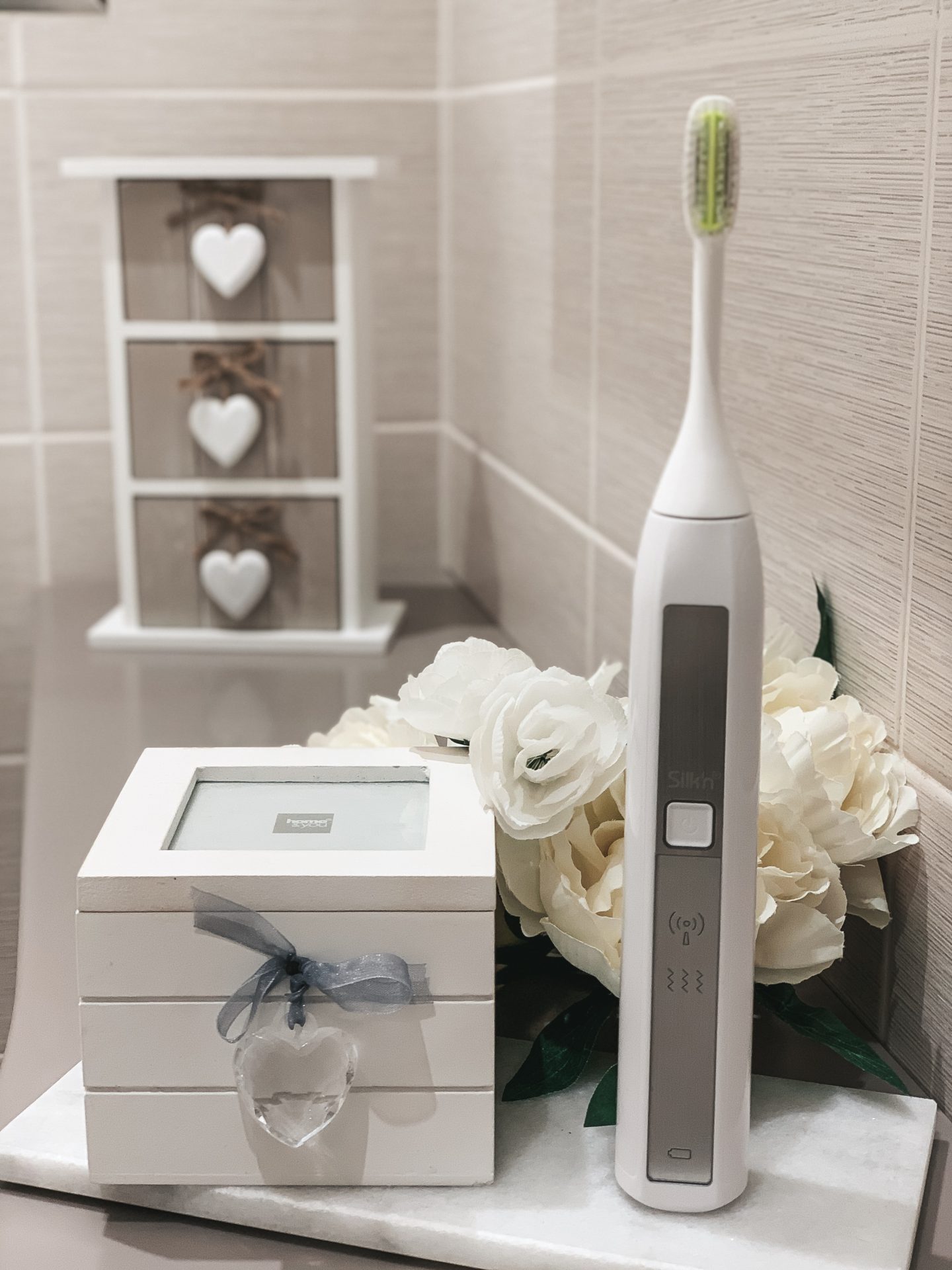 SILK’N TOOTHWAVE: ELECTRIC TOOTHBRUSH WITH DENTALRF™ TECHNOLOGY