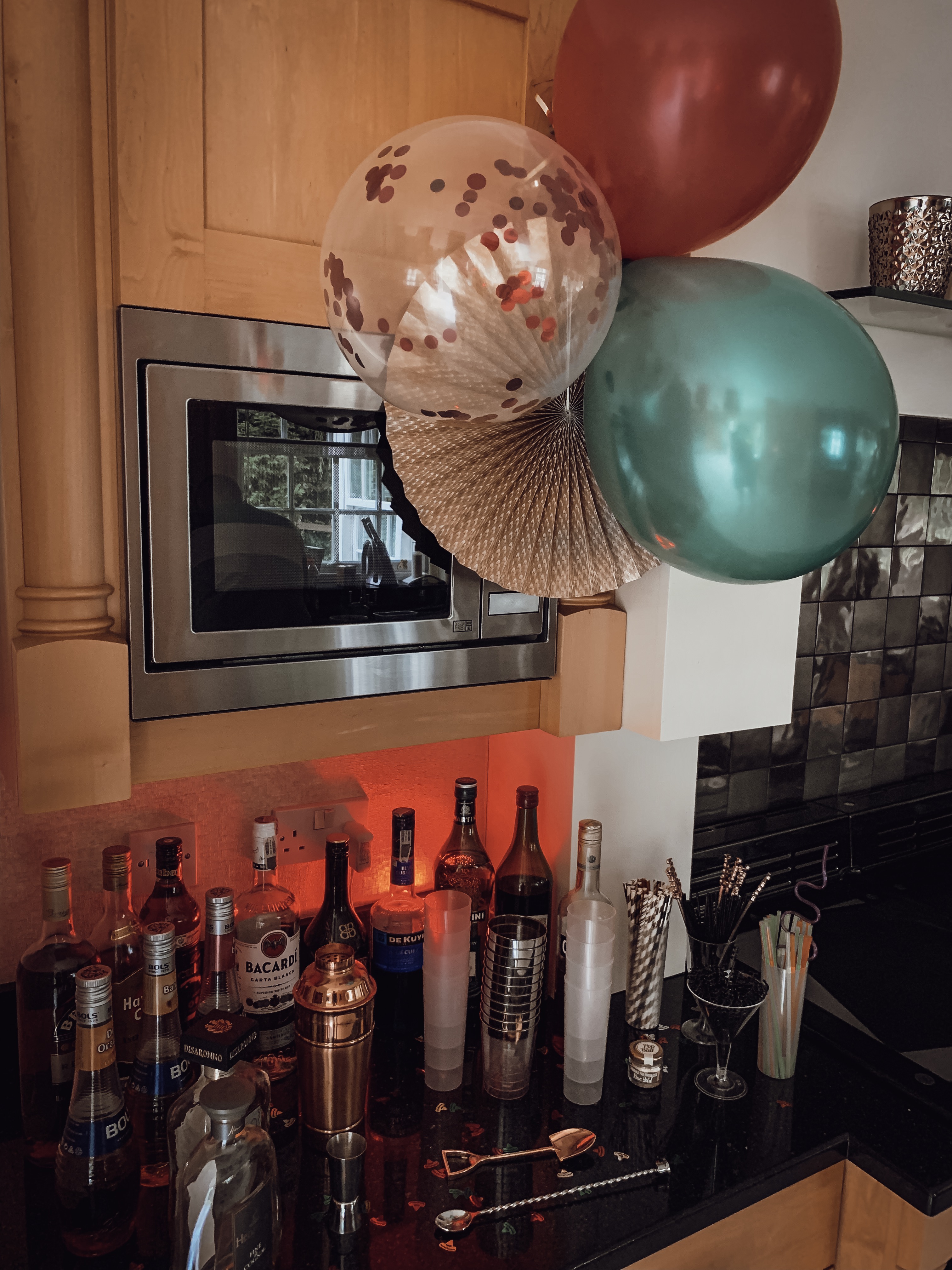 Party tips Gatsby party where to buy party decorations, food and drinks