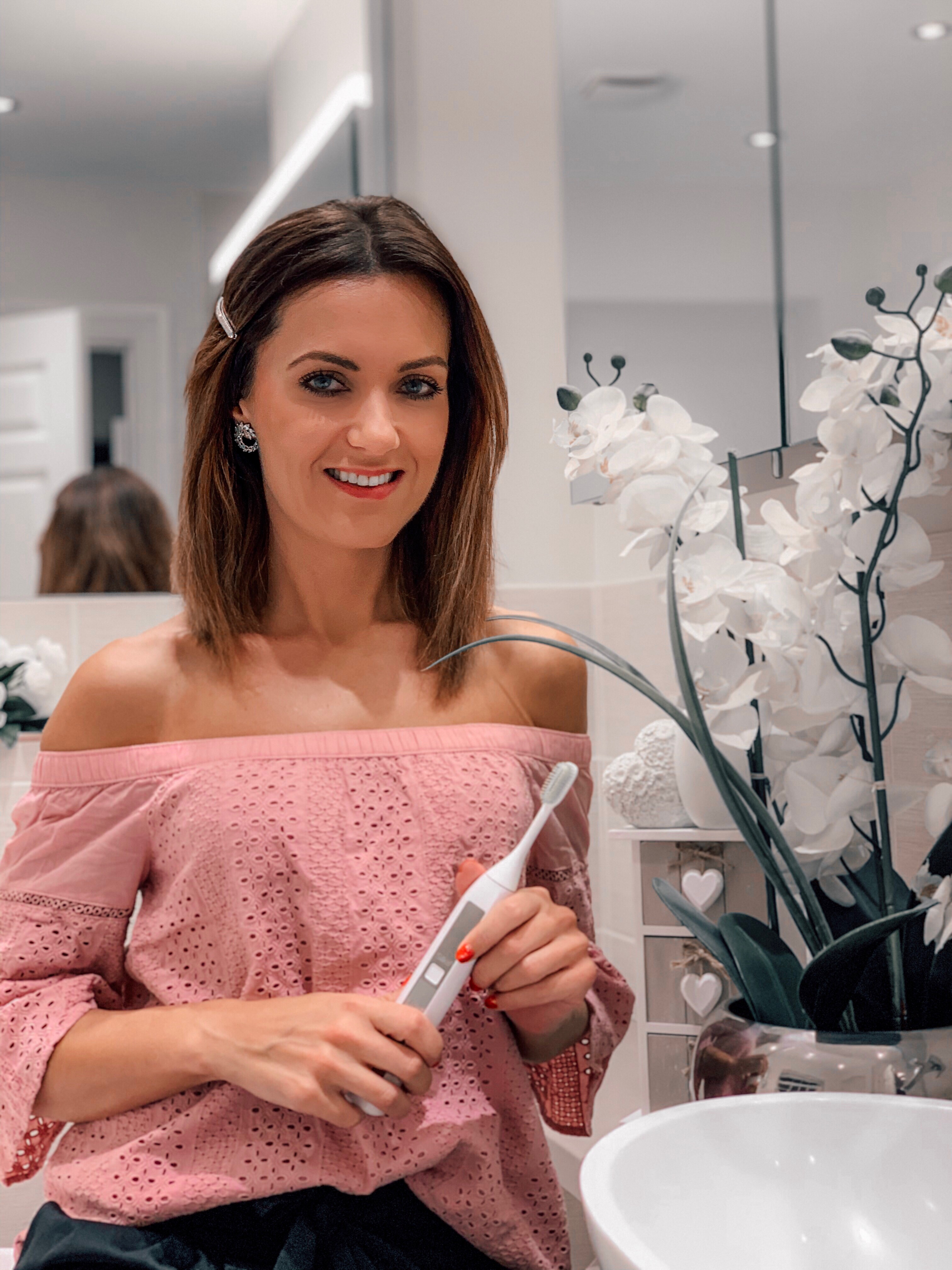 SILK’N TOOTHWAVE: ELECTRIC TOOTHBRUSH WITH DENTALRF™ TECHNOLOGY