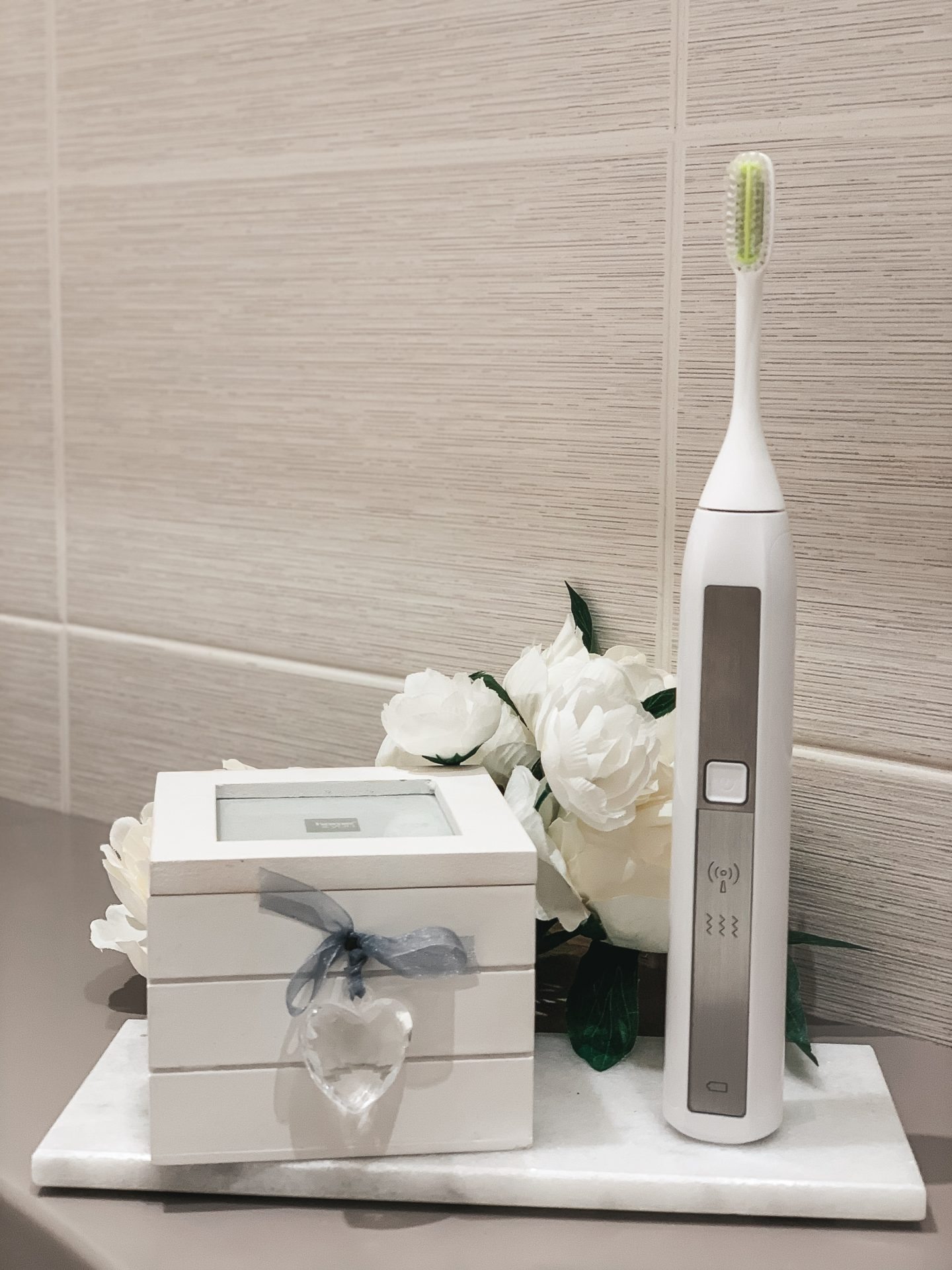 SILK’N TOOTHWAVE: ELECTRIC TOOTHBRUSH WITH DENTALRF™ TECHNOLOGY