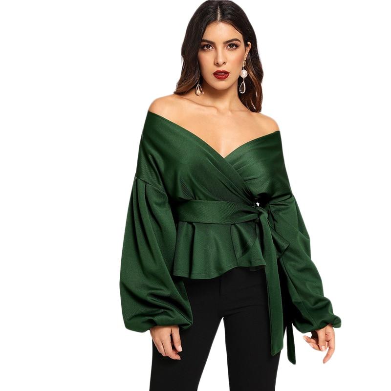 Elegant Duchess cold shoulder top