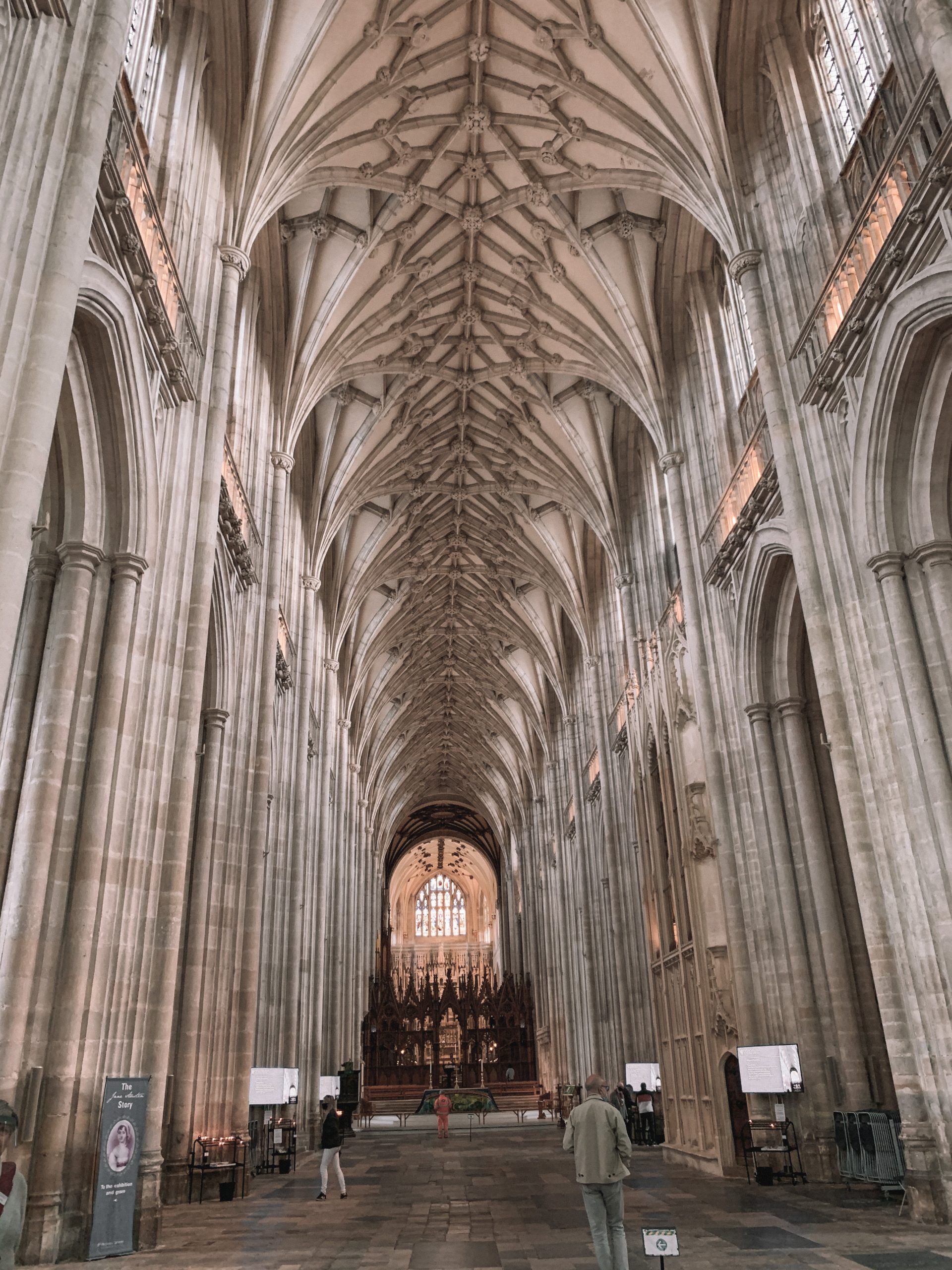 Winchester in England, perfect weekend away inspiration, holiday in the UK | Winchester Cathedral