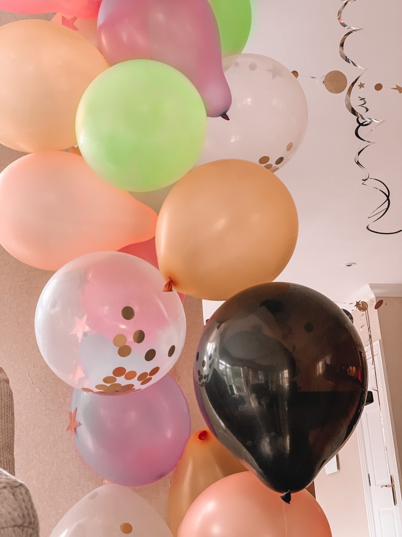 80&#039;s party, 80&#039;s decorations, 80&#039;s outfits, how to throw a party, epic party, party ideas, party themes