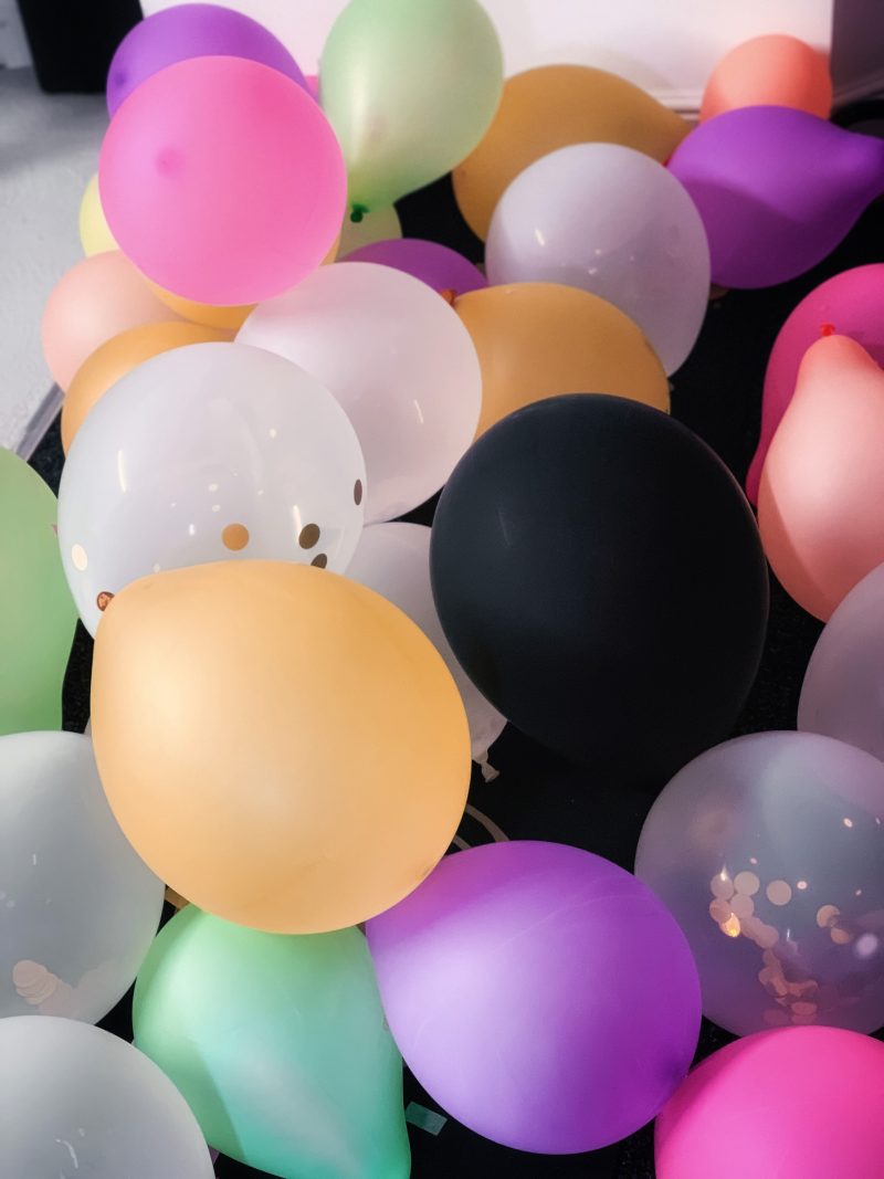 80&#039;s party, 80&#039;s decorations, 80&#039;s outfits, how to throw a party, epic party, party ideas, party themes