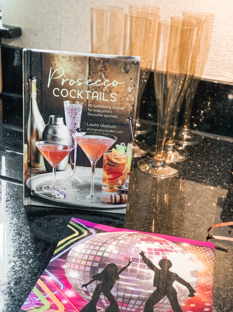 80&#039;s party, 80&#039;s decorations, 80&#039;s outfits, how to throw a party, epic party, party ideas, party themes