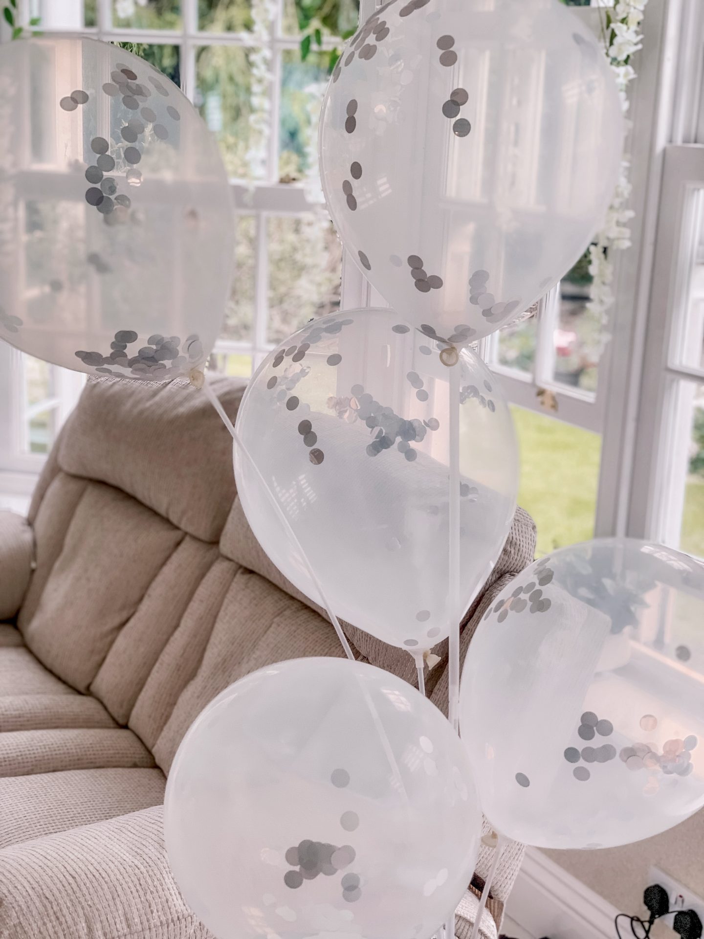 Party theme inspiration, events, party decorations, white themed party, summer party