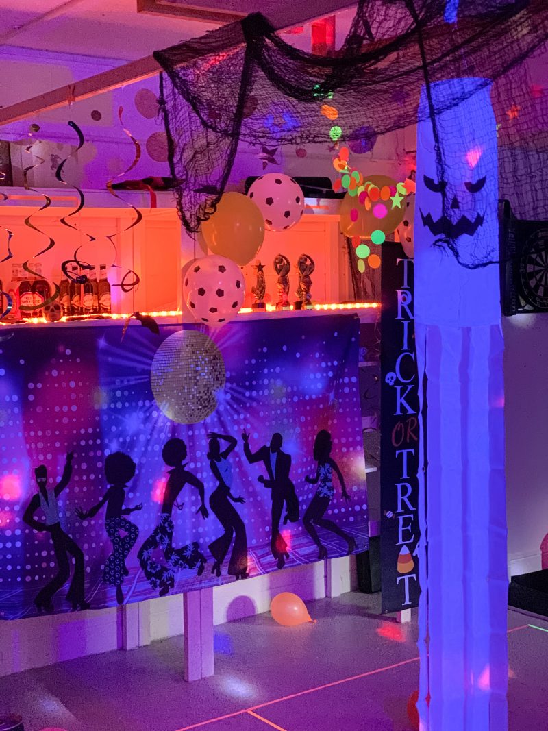 Halloween party, decorations and costume ideas