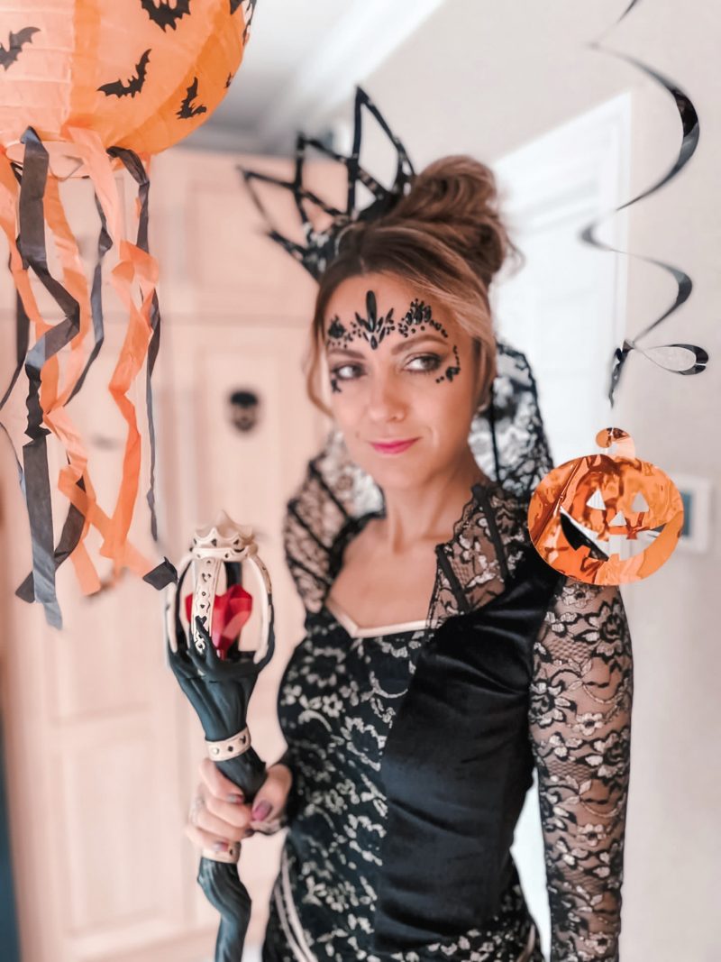 Halloween party, decorations and costume ideas