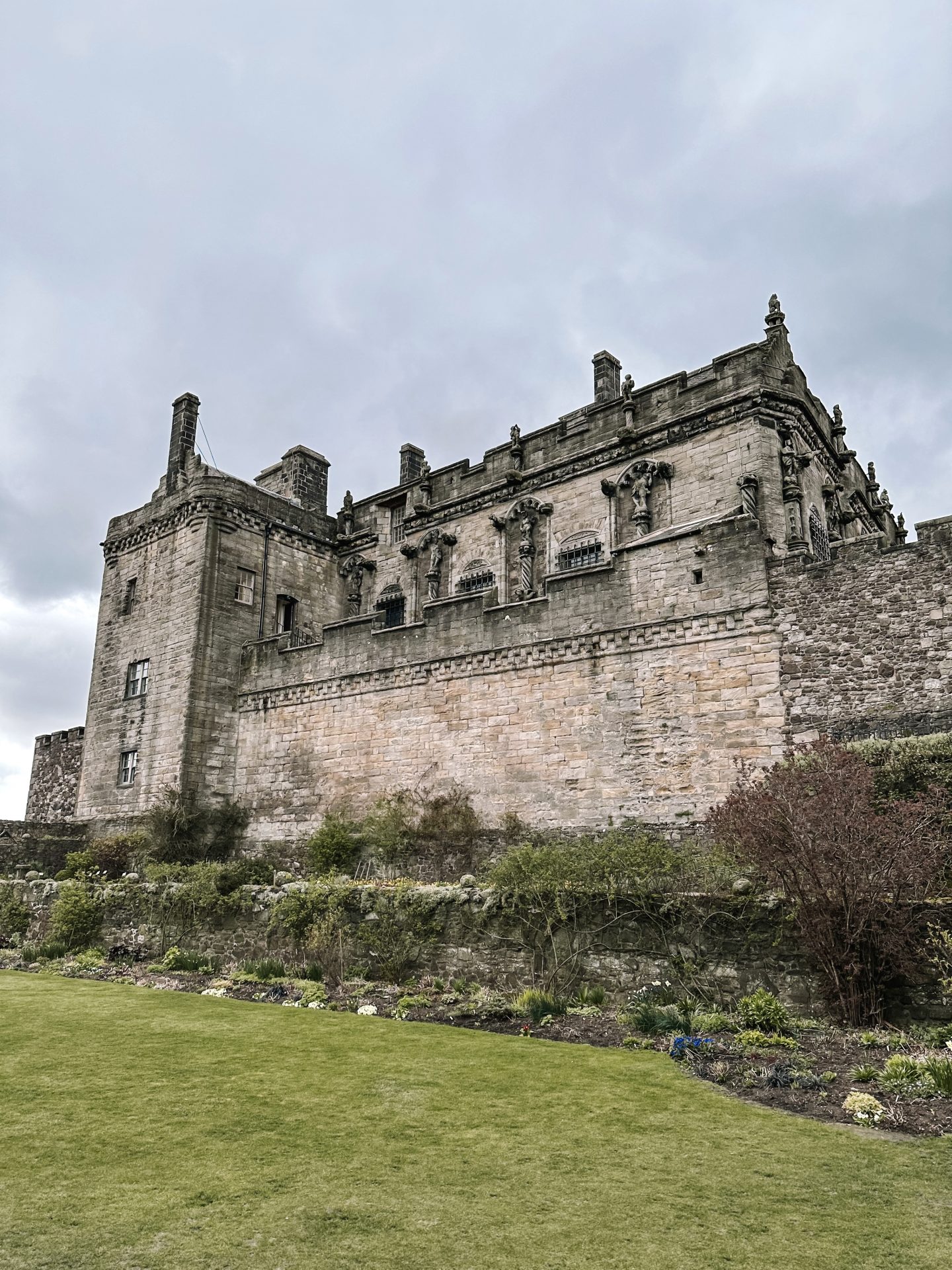 Stirling Castle with its Royal Palace, the Chapel Royal, the Regimental Museum and the Wallace Monument. Scotland, Stilring