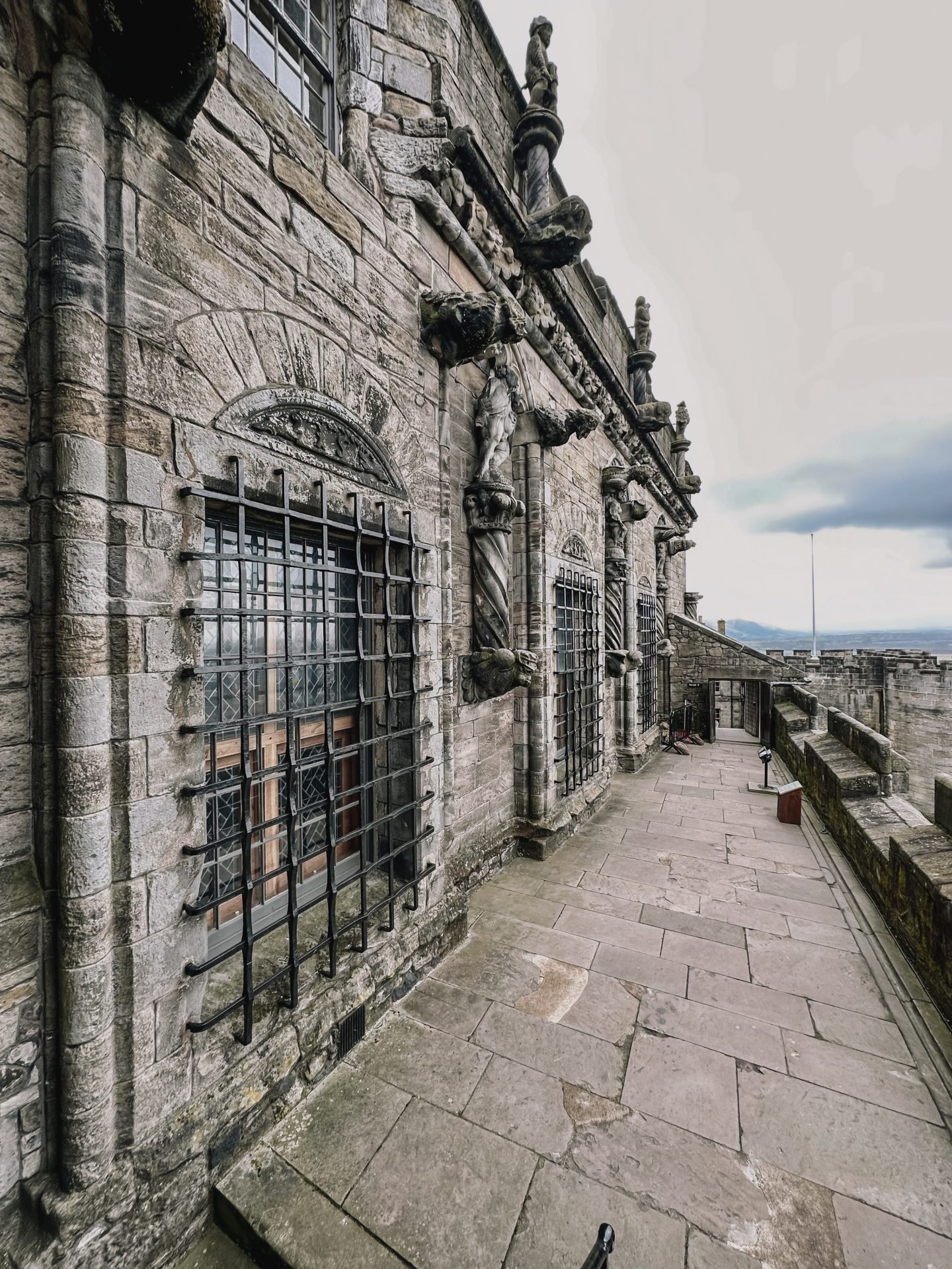 Stirling Castle with its Royal Palace, the Chapel Royal, the Regimental Museum and the Wallace Monument. Scotland, Stilring