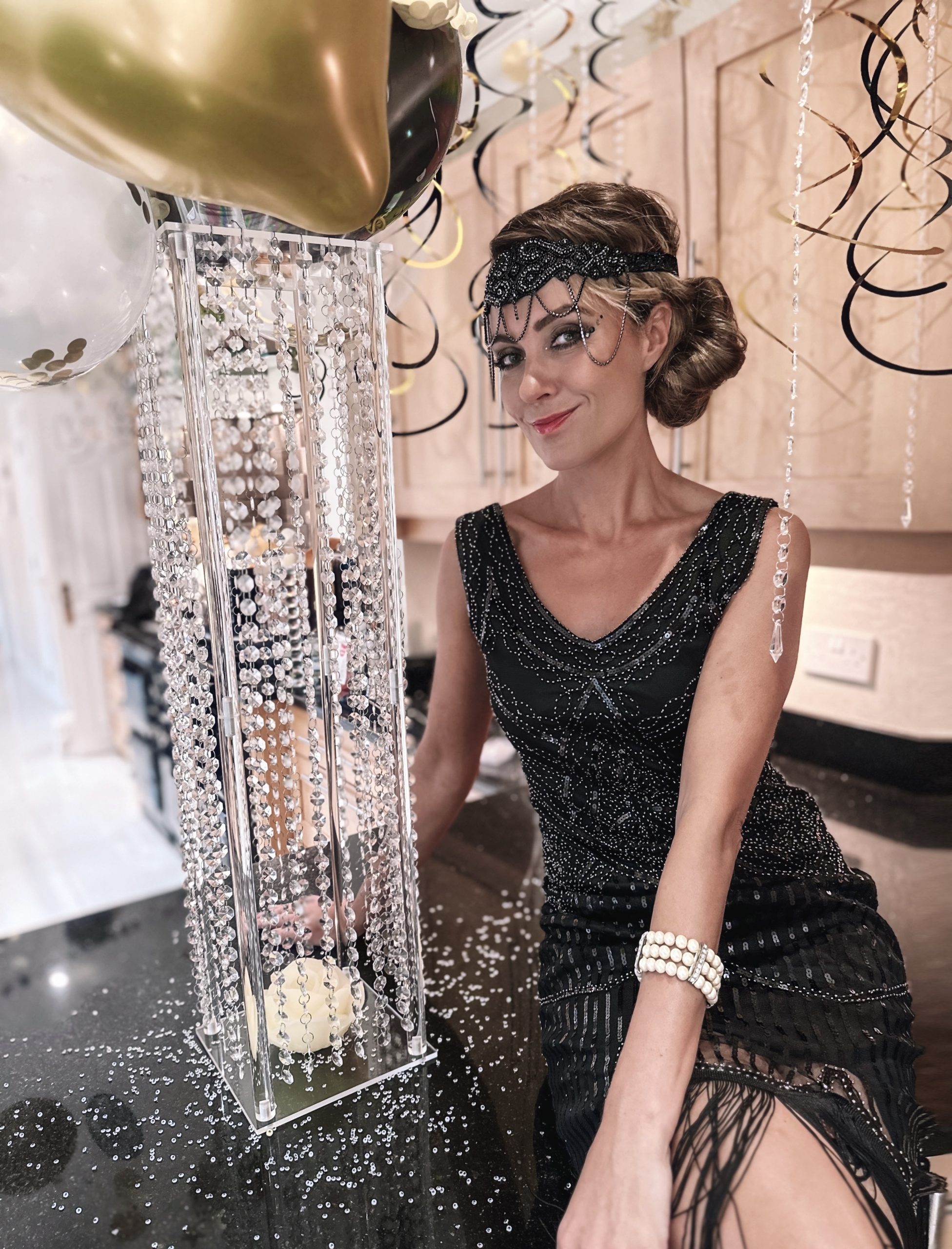 Party themes and idea - the Great Gatsby outfits, decorations, food, cocktails, entertainment, scents, diffusers