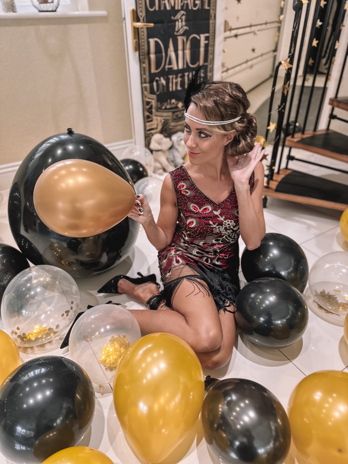 Party themes and idea - the Great Gatsby outfits, decorations, food, cocktails, entertainment, scents, diffusers