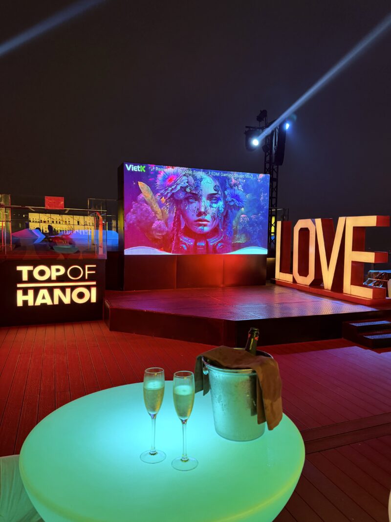 Lotte Hotel, Top of Hanoi Bar, Hanoi, Vietnam Lotte Hotel, Top of Hanoi Bar, Hanoi, Vietnam