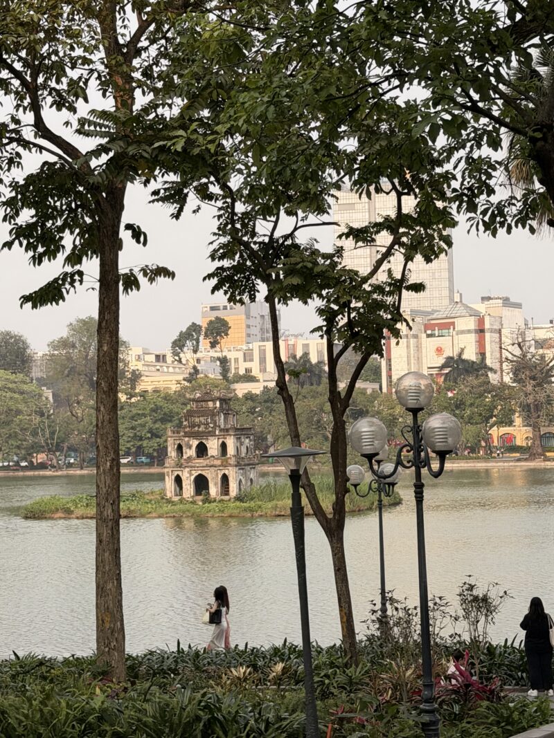 Hoan Kiem Lake & Turtle Tower (Tháp Rùa), Hanoi, Vietnam Hoan Kiem Lake & Turtle Tower (Tháp Rùa), Hanoi, Vietnam