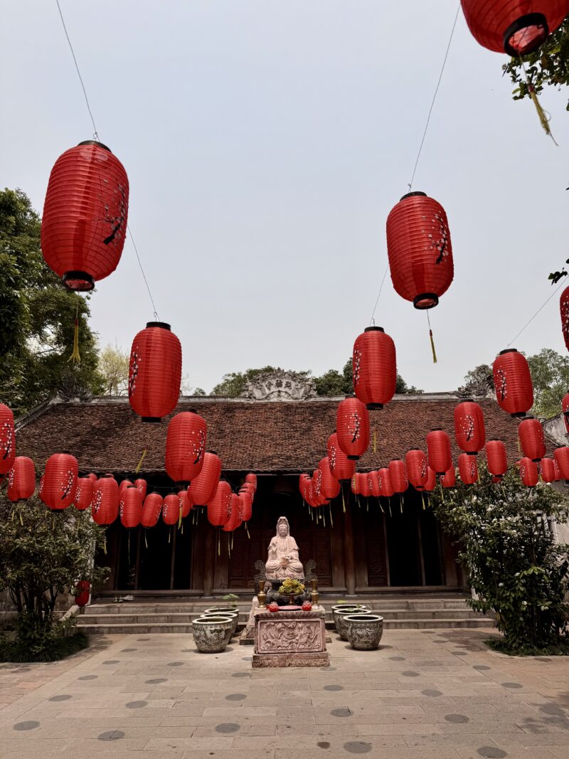 One Pillar Pagoda (Chùa Một Cột), Hanoi, Vietnam One Pillar Pagoda (Chùa Một Cột), Hanoi, Vietnam