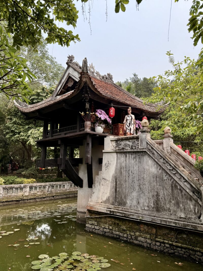 One Pillar Pagoda (Chùa Một Cột), Hanoi, Vietnam One Pillar Pagoda (Chùa Một Cột), Hanoi, Vietnam