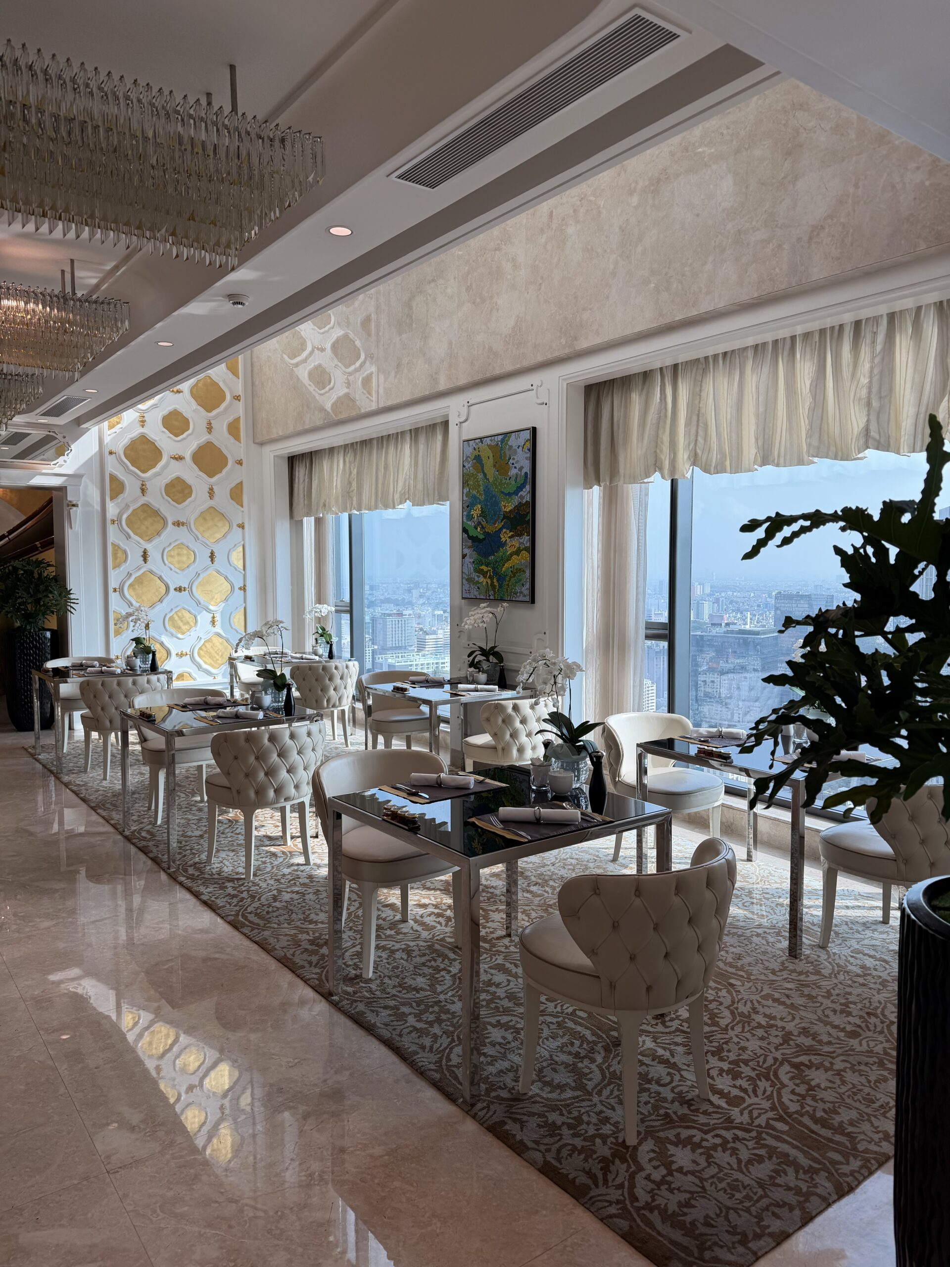 Club lounge at The Reverie Saigon offering breakfast, afternoon tea and evening cocktails Club lounge at The Reverie Saigon offering breakfast, afternoon tea and evening cocktails